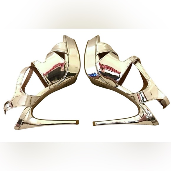 NWOT Qupid Silver Strappy Heels - Picture 2 of 3